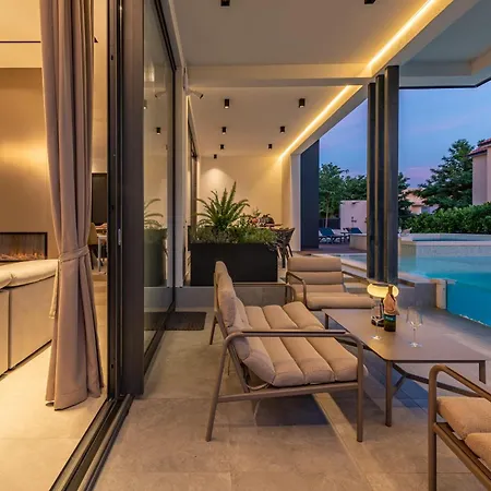 Marro Zadarvillas *
